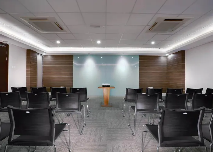 Hotel Neo Gubeng By Aston Surabaya